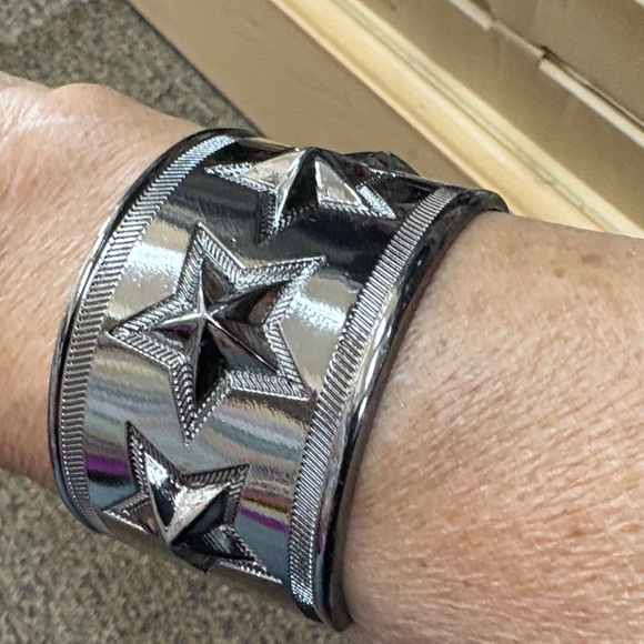 Silver Star Bracelet - Picture 1 of 6
